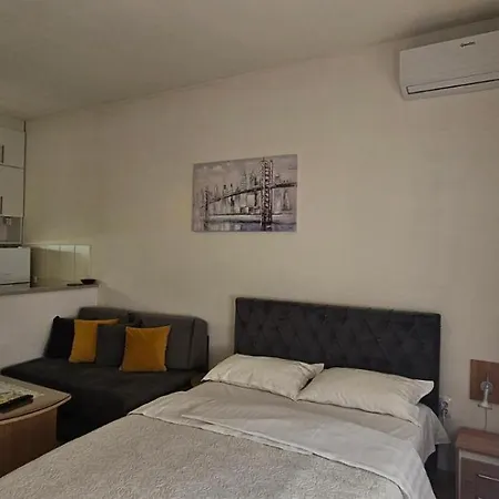 Giv Apartament *