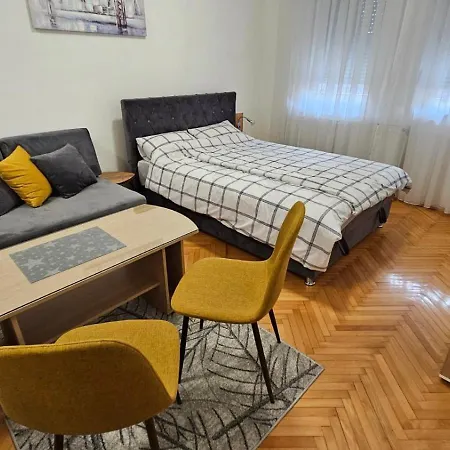 Giv Apartament *